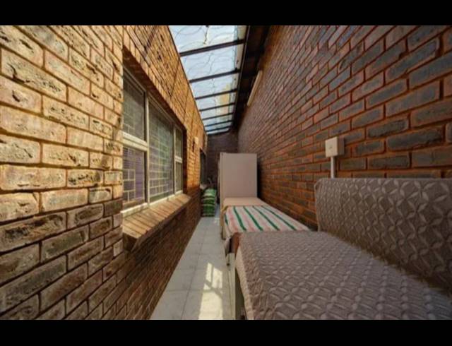 5 BEDROOM HOUSE FOR SALE IN ISIPINGO HILLS